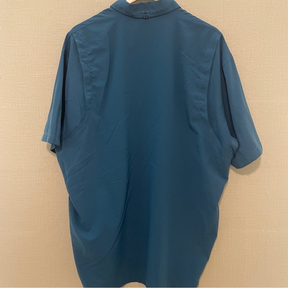 Under Armour loose fit heat gear teal short sleeve men’s button down. XXLarge - Picture 7 of 9
